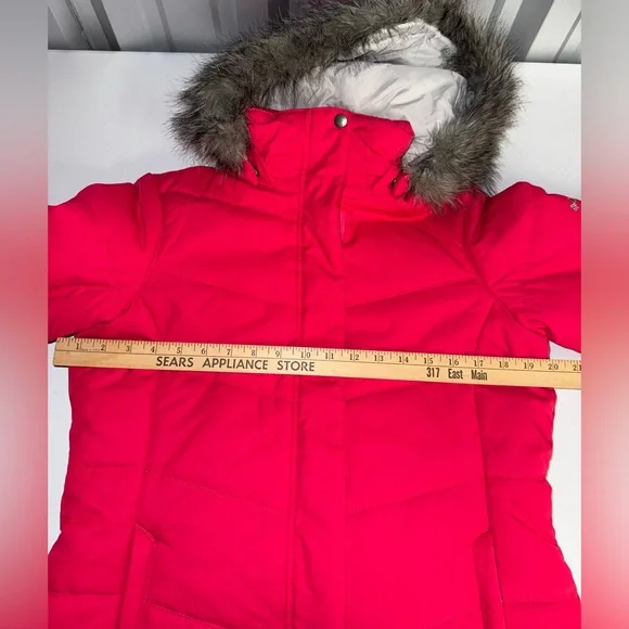 Columbia Women's bright pink ski/snow puffer jacket size M removable snap hood